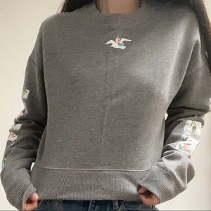 hollister grey cropped graphic crewneck Sweatshirt